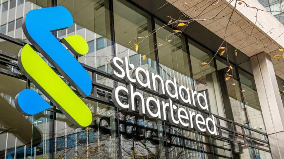 স্ট্যান্ডার্ড চার্টার্ড ব্যাংকের ৫৪ গ্রাহকের কার্ড থেকে ২৭ লাখ টাকা উধাও