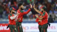 পাঁচ উইকেট নিল বাংলাদেশ, বিপদে পাকিস্তান