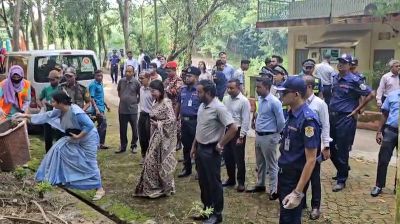 বান্দরবানে ময়লা ফেলে ময়লা পরিষ্কার করে পর্যটন দিবস পালিত