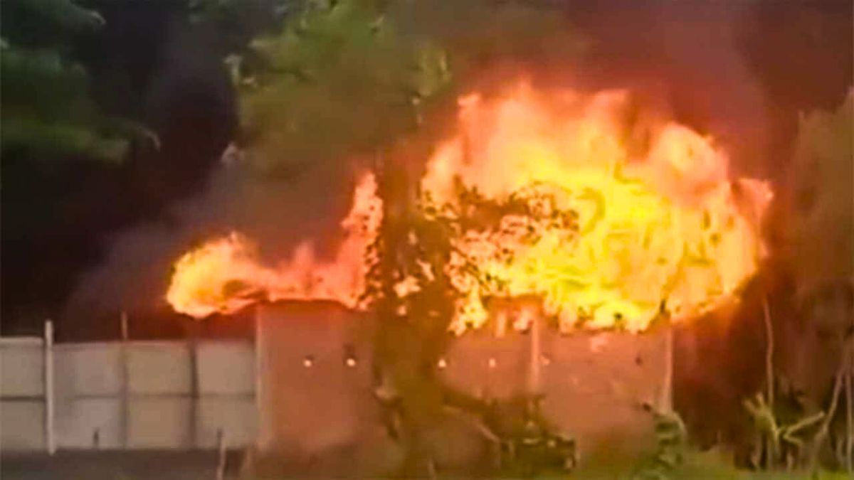 চট্টগ্রামে লোহার ডিপোতে সিলিন্ডার বিস্ফোরণ, দগ্ধ ৮
