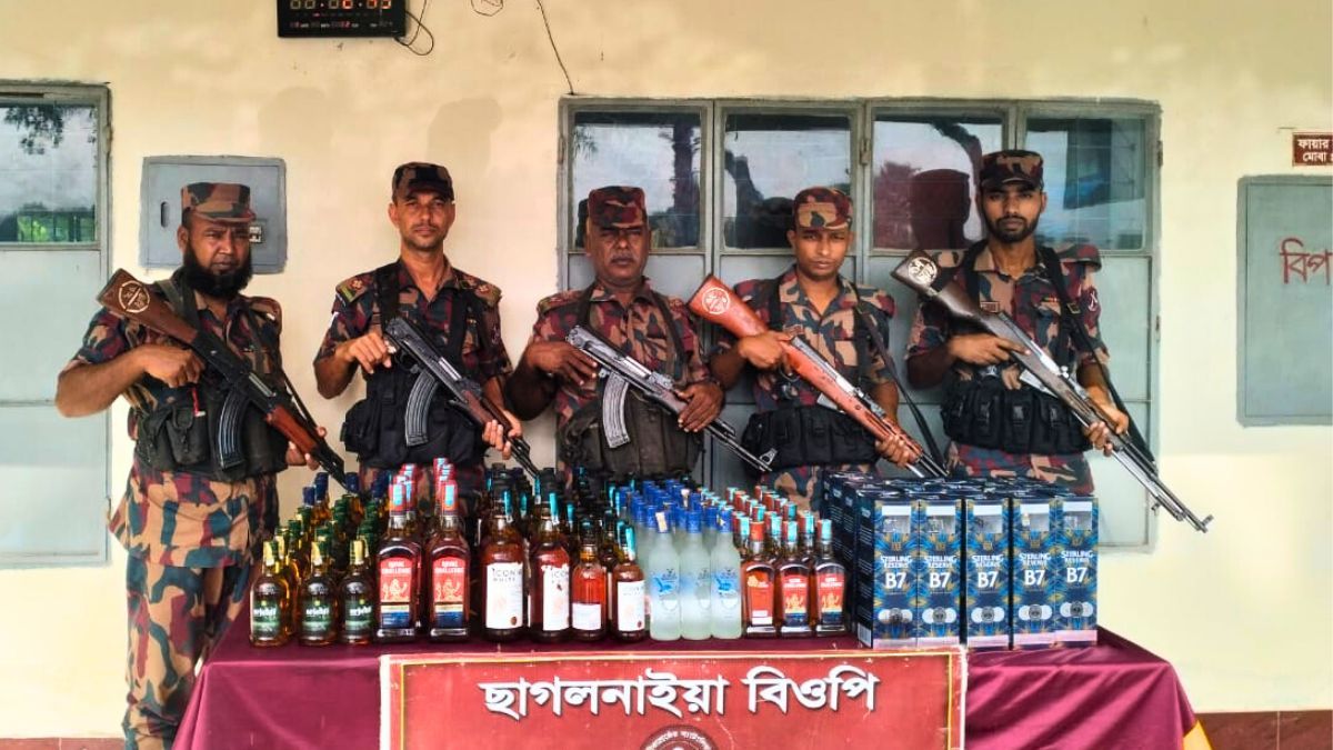 ছাগলনাইয়া সীমান্তে ১৬৭ বোতল ভারতীয় হুইস্কি জব্দ