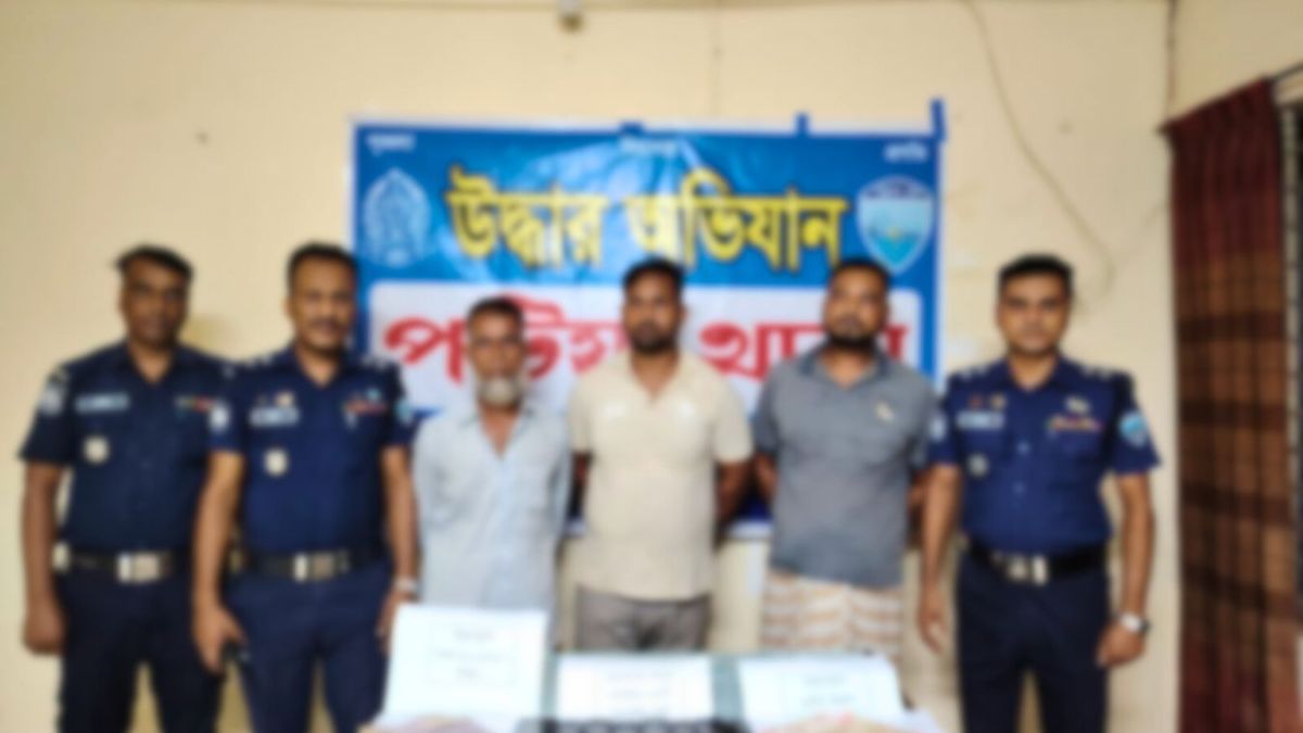 পটিয়ায় সৌদি রিয়াল দেখিয়ে প্রতারণা, আটক ৩