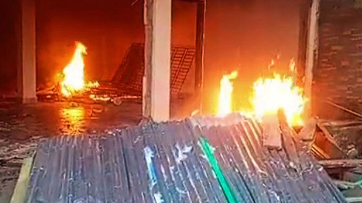 সাবেক এমপি নুর উদ্দিন চৌধুরীর বাড়িতে আবারও আগুন