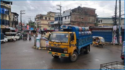 খাগড়াছড়িতে সড়ক অবরোধ স্থগিত, যান চলাচল স্বাভাবিক হলেও ১৪৪ ধারা বহাল