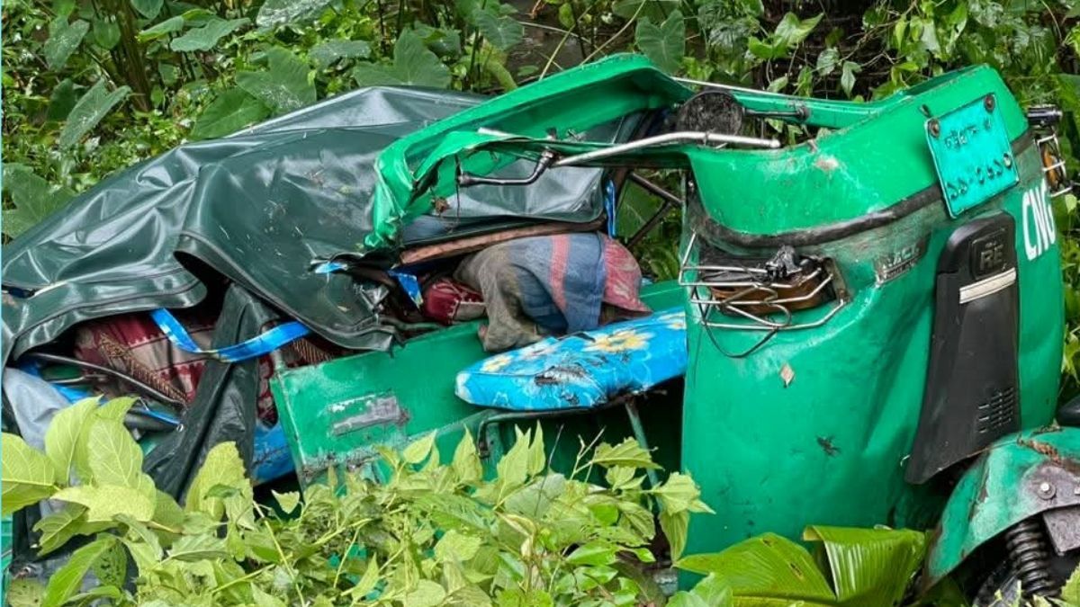 সীতাকুণ্ডে ট্রেন-সিএনজির সংঘর্ষ, মা-মেয়ের মৃত্যু