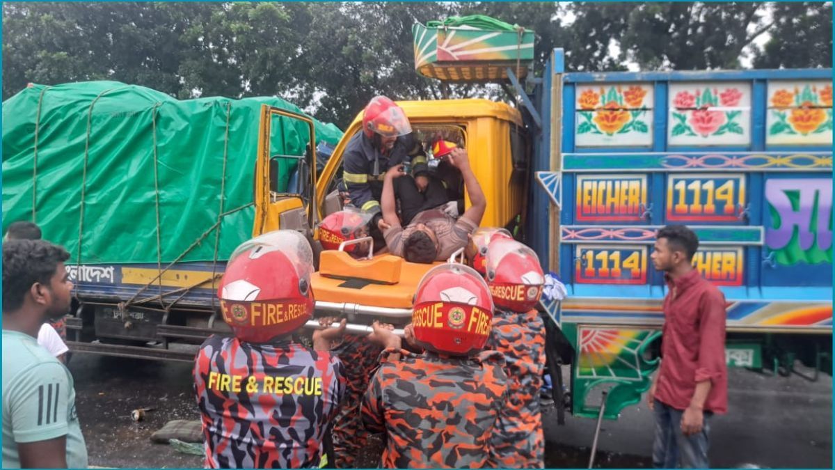 সড়কে প্রাণ গেল ১০ জনের