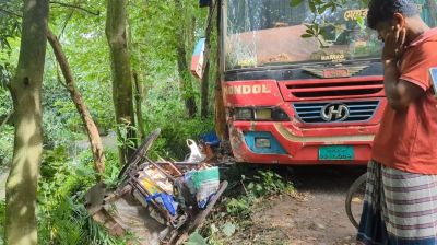 ঝিনাইদহে বাস চাপায় শিশুসহ নিহত ২