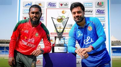 টসে জিতে বোলিংয়ে বাংলাদেশ
