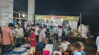 ভাঙ্গায় শেষ মুহূর্তে জমে উঠেছে ইলিশ কেনাবেচা