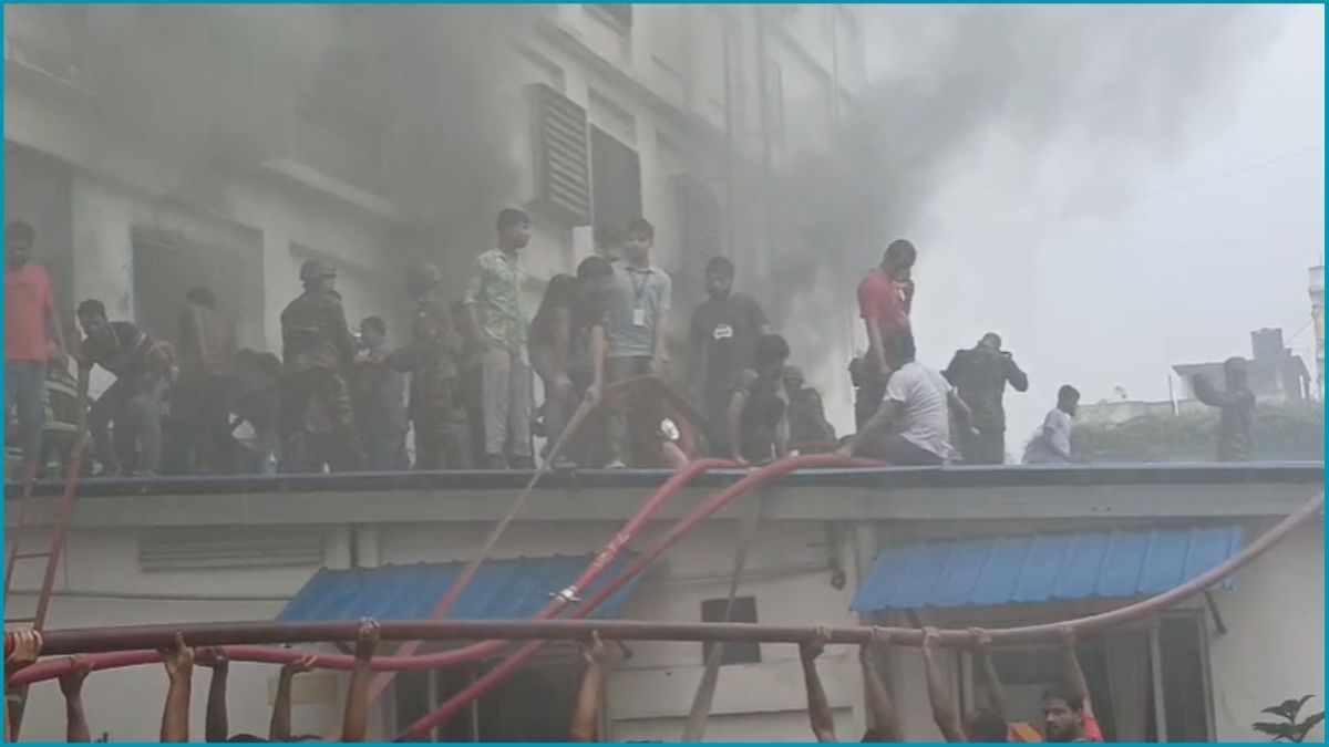 আশুলিয়ায় পোশাক কারখানায় আগুন