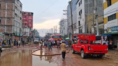 চার ঘণ্টা পর আশুলিয়ায় পোশাক কারখানার আগুন নিয়ন্ত্রণে