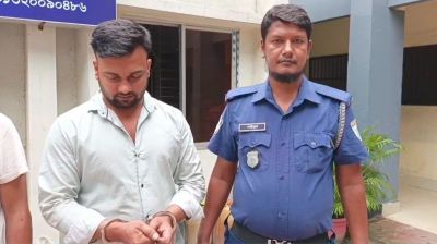 পুলিশ পরিচয়ে চাঁদাবাজি, যুবক গ্রেপ্তার