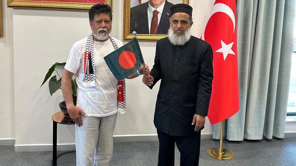 শনিবার ভোরে দেশে ফিরছেন শহিদুল আলম