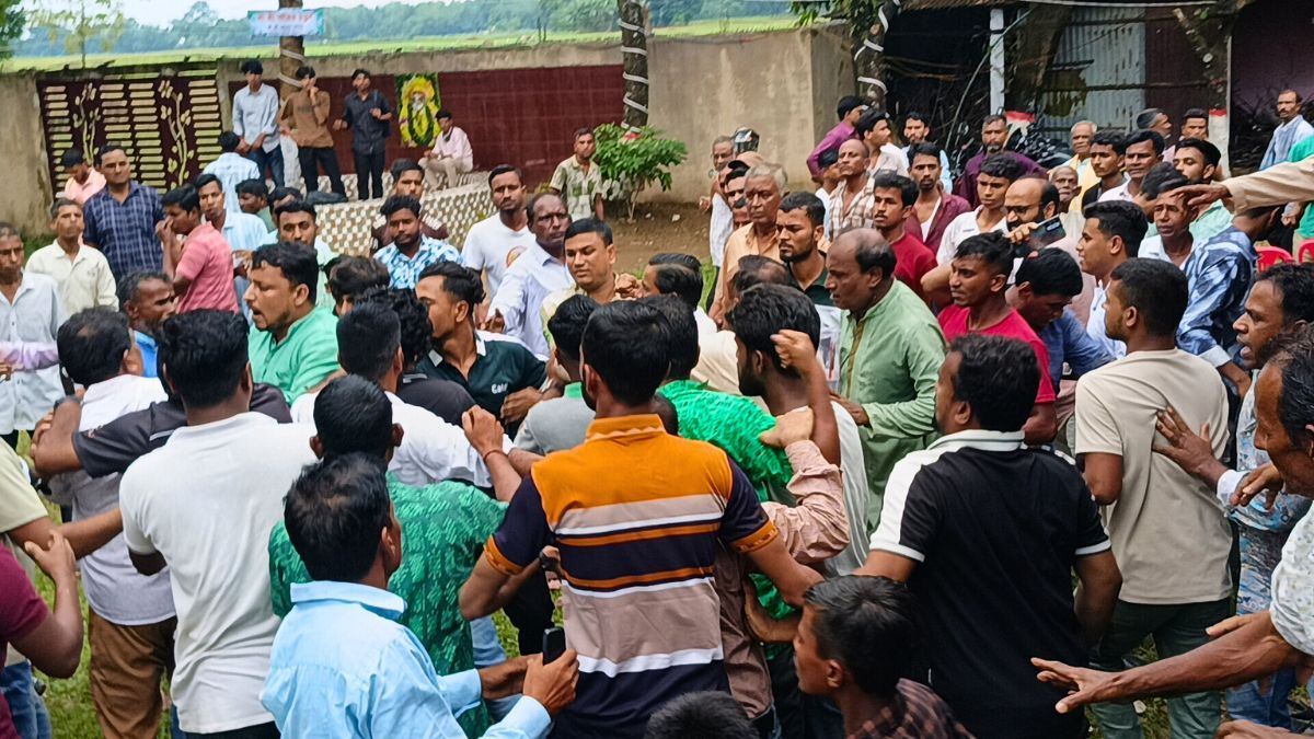 তাহিরপুরে অদ্বৈত জন্মধাম কমিটি গঠন স্থগিত, সভায় হাতাহাতি