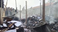 আশুলিয়ার জিরানী বাজারে ভয়াবহ অগ্নিকাণ্ড, ১৭ দোকান পুড়ে ছাই
