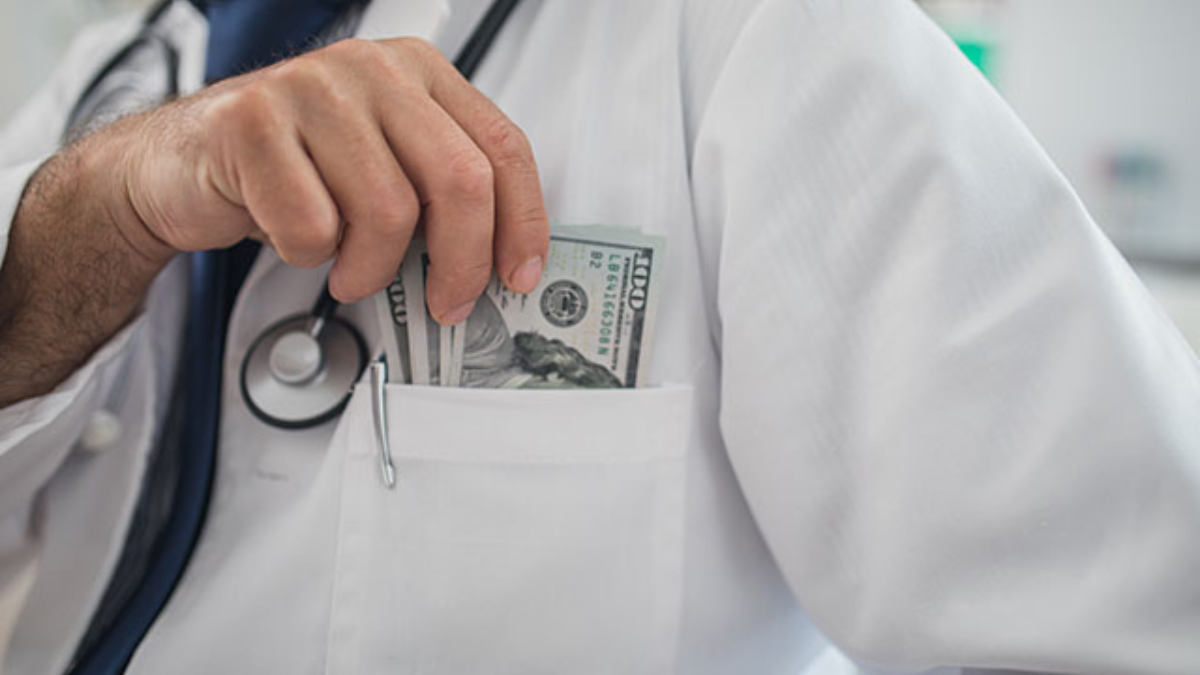 ডাক্তাররা কি ওষুধ কোম্পানির উপহার গ্রহণ করতে পারবেন? যা বলছে ইসলাম