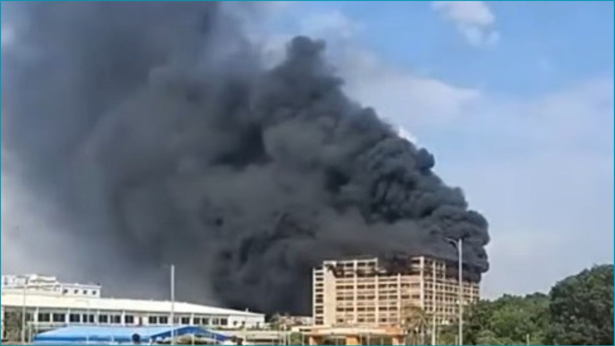 চট্টগ্রামে কারখানায় আগুন, নিয়ন্ত্রণে যোগ দিল সেনা-নৌবাহিনী-বিজিবি