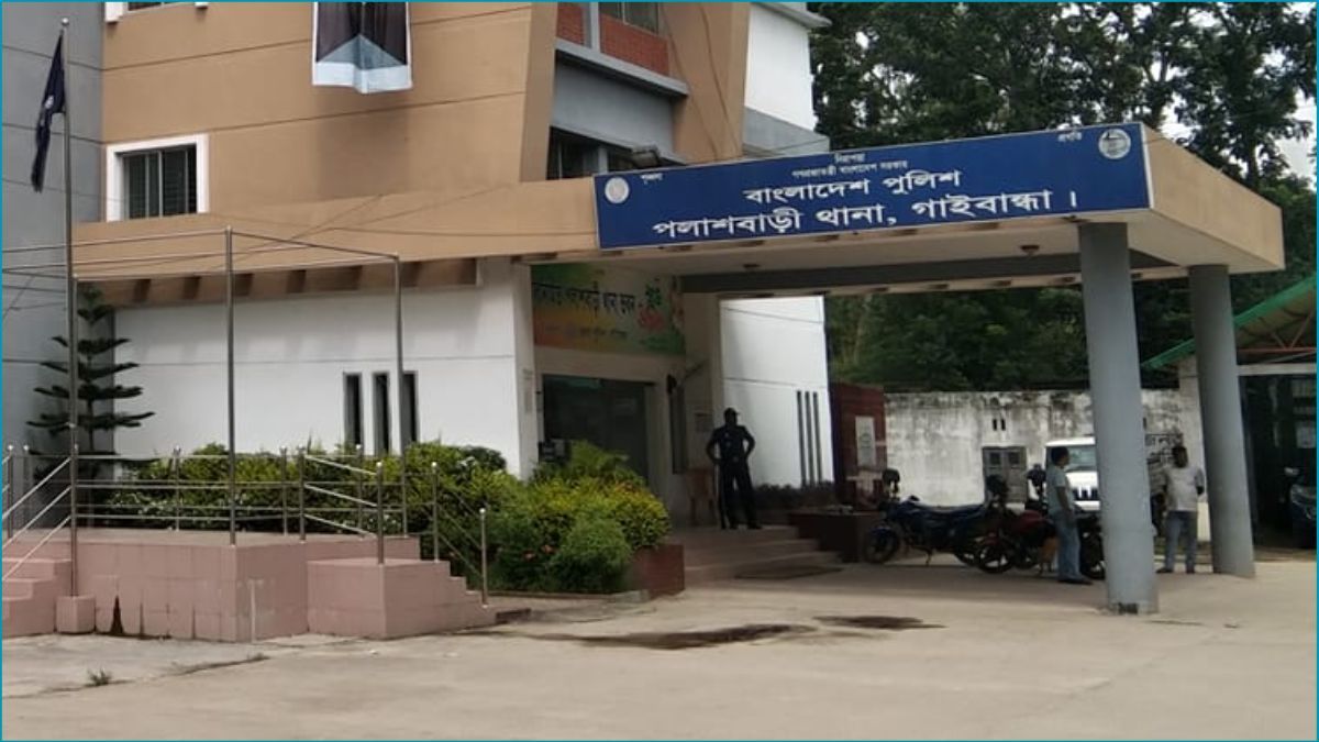 গাইবান্ধায় বাসের চাপায় মোটরসাইকেল আরোহী নিহত