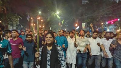তিস্তা প্রকল্প বাস্তবায়নের দাবিতে জবিতে মশাল মিছিল