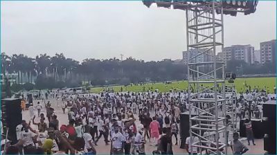 জুলাই সনদের আইনিভিত্তির দাবিতে সংসদ প্রাঙ্গণে জুলাইযোদ্ধারা