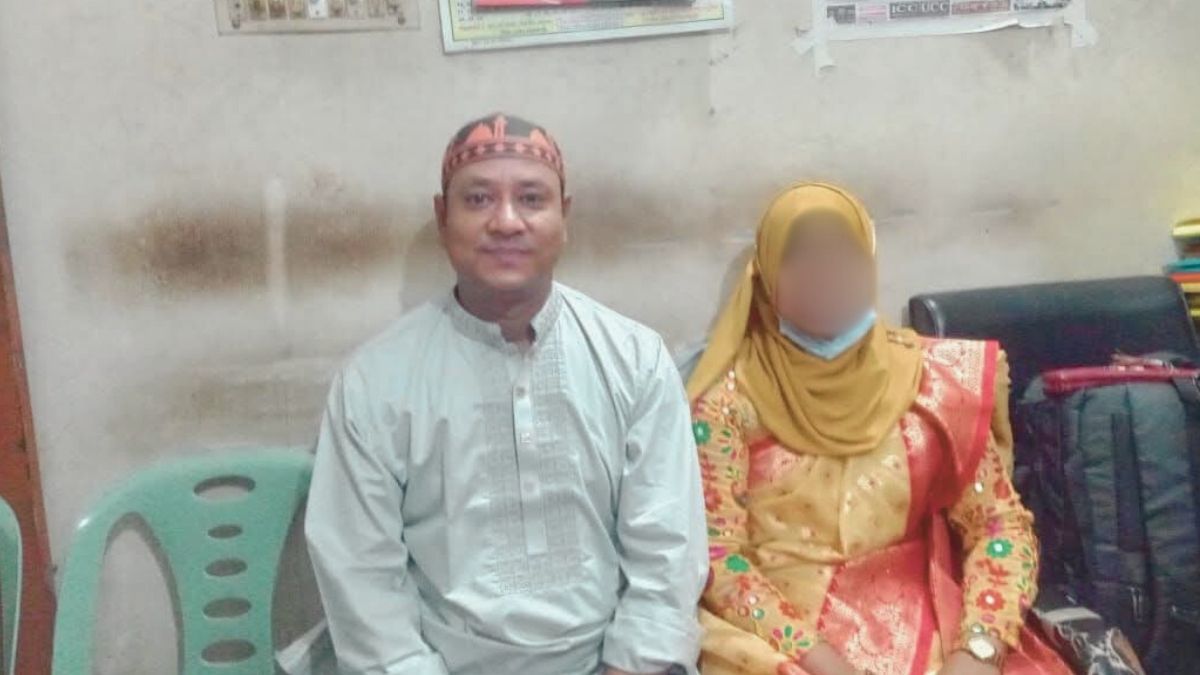 মানিকগঞ্জে অন্যের স্ত্রীকে নিয়ে শ্রমিকদল নেতা উধাও