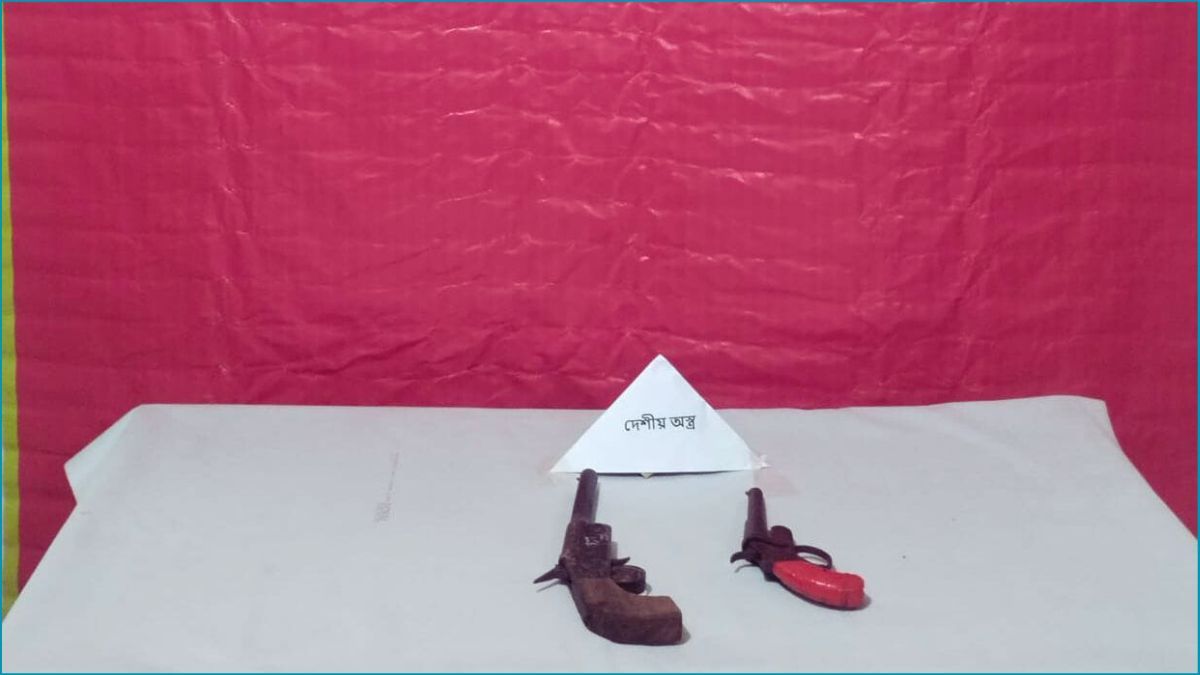 ফেনীতে সেনা অভিযানে ২ আগ্নেয়াস্ত্র উদ্ধার