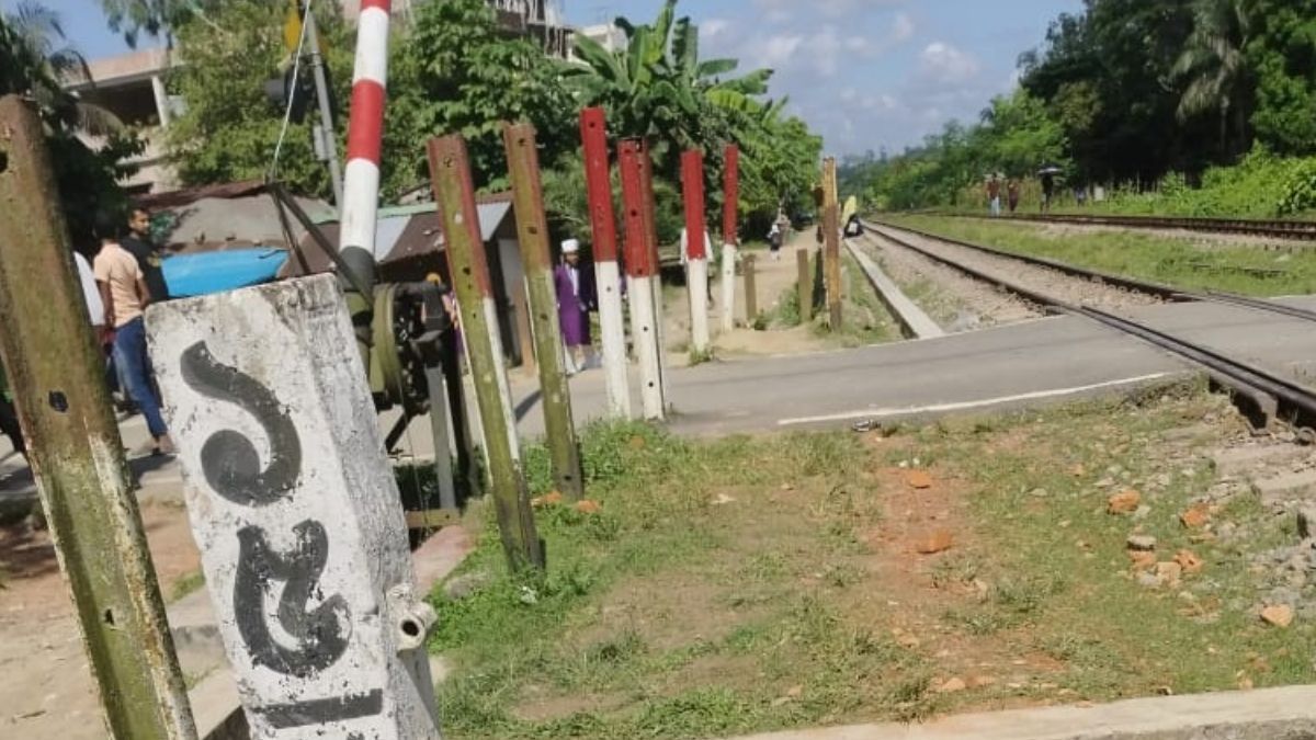 সীতাকুণ্ডে ট্রেনের ধাক্কায় অজ্ঞাত ব্যক্তির মৃত্যু