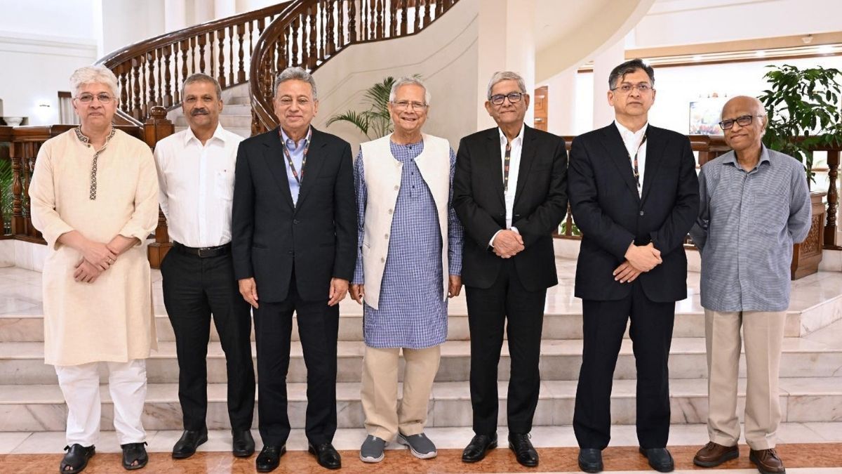প্রধান উপদেষ্টার সঙ্গে বিএনপি নেতৃবৃন্দের বৈঠক, নির্বাচনের প্রস্তুতি নিয়ে আলোচনা