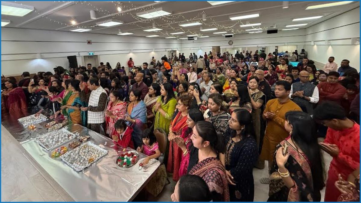 ক্যালগেরিতে আনন্দঘন পরিবেশে কালি পূজা ও দীপাবলি উদযাপন