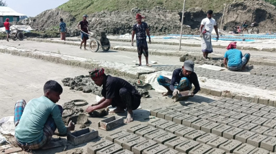 হাইকোর্টের আদেশ অমান্য করে লক্ষ্মীপুরে অবৈধ ইটভাটা চালু