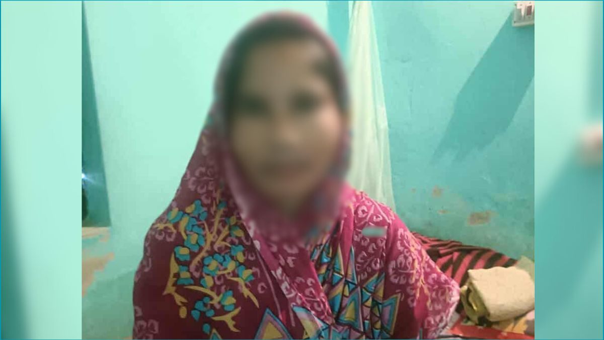 কোটালীপাড়ায় হিন্দু ধর্ম ছেড়ে গৃহবধূর ইসলাম গ্রহণ