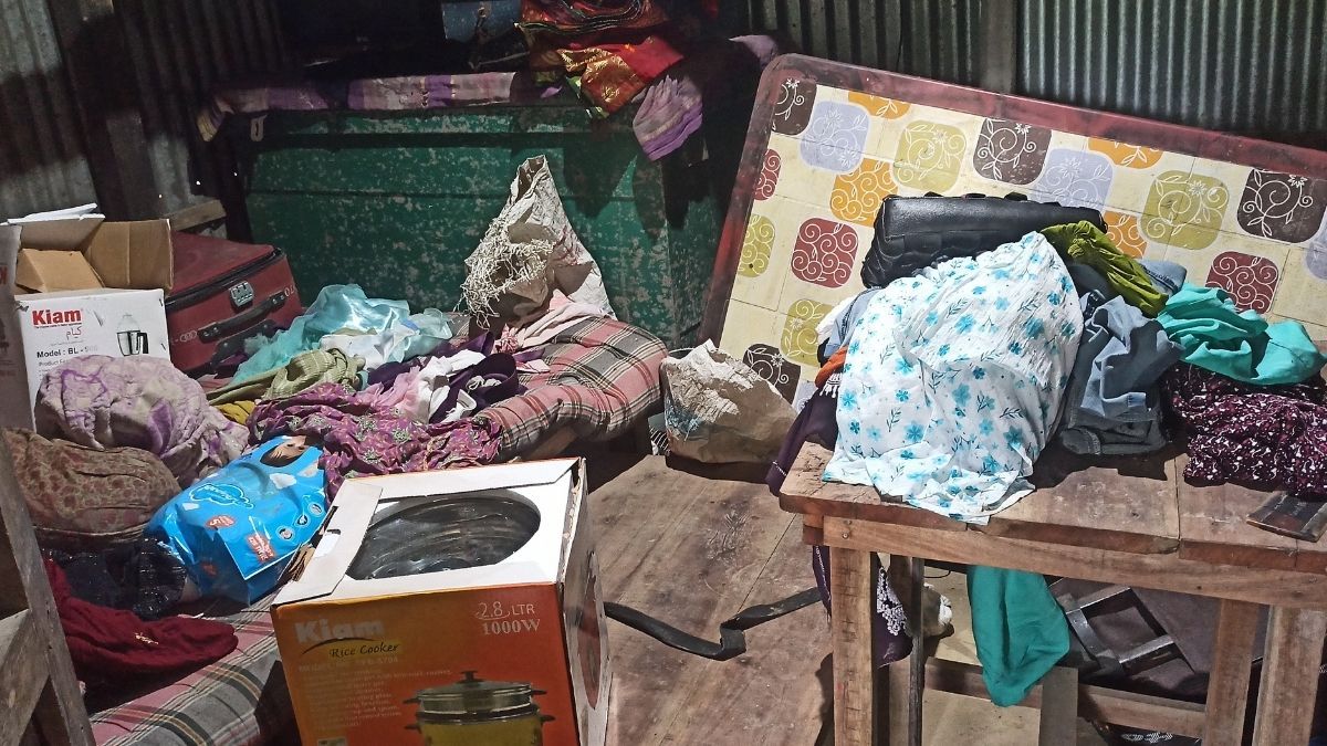 ফরিদপুরে মাইকে ঘোষণা দিয়ে সংঘর্ষ, বাড়িঘর ভাঙচুর