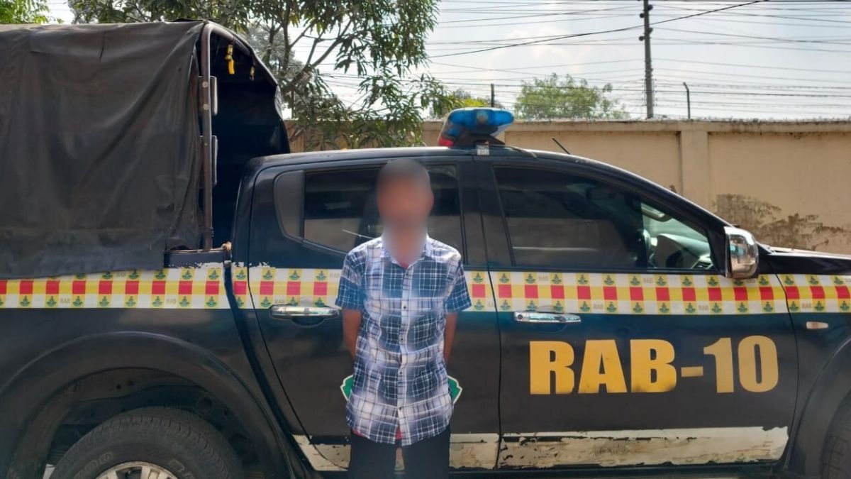 স্ত্রীকে বালিশ চাপা দিয়ে হত্যা, স্বামী গ্রেপ্তার