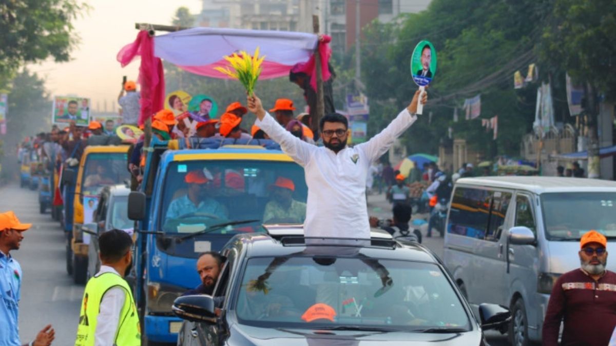 ঢাকা-১৪ আসনে সাজ্জাদুল মিরাজের গণসংযোগ