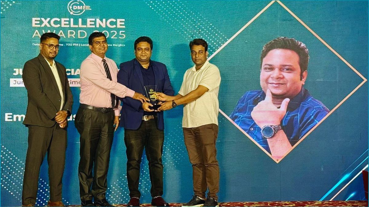 ‘কক্সবাজারের সুইজারল্যান্ড’ ভিডিওর এক্সিলেন্স অ্যাওয়ার্ড পেলেন ইমন