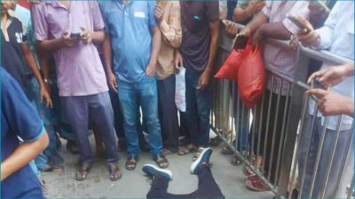 মেট্রোরেলের পিলার থেকে বিয়ারিং প্যাড পড়ে পথচারীর মৃত্যু