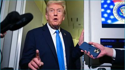 বিজ্ঞাপনে ক্ষুব্ধ হয়ে কানাডার ওপর শুল্ক বাড়িয়ে দিলেন ট্রাম্প