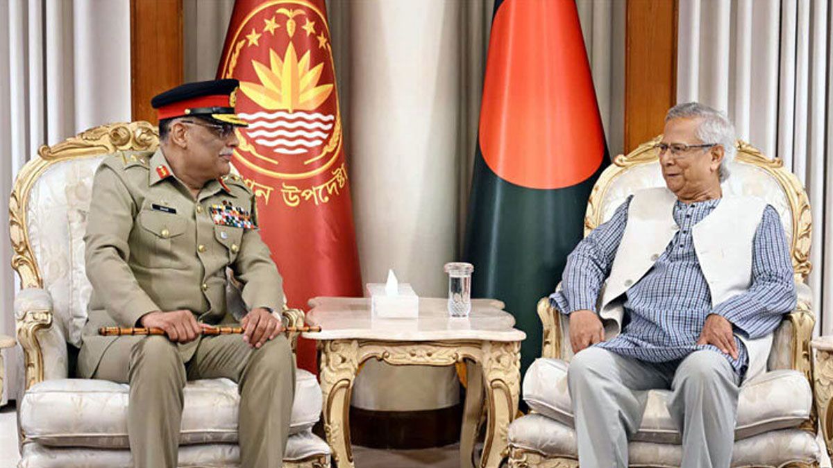 প্রধান উপদেষ্টার সঙ্গে পাকিস্তানের যৌথ বাহিনী প্রধানের সাক্ষাৎ