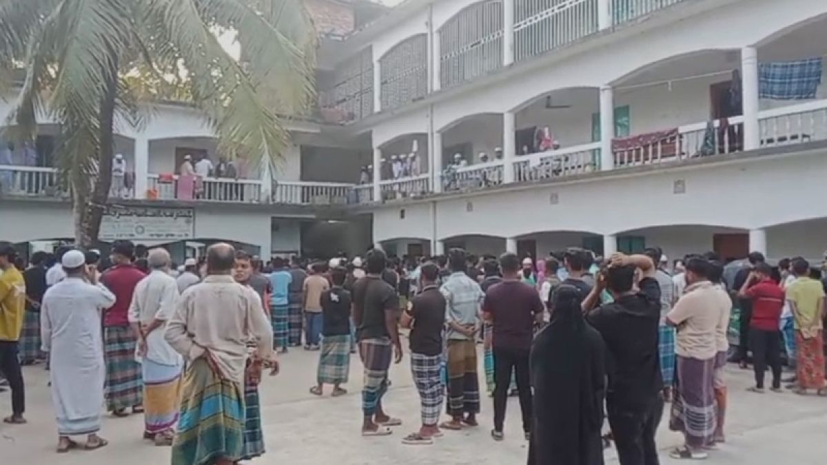 নোয়াখালীতে মাদরাসাছাত্রকে গলা কেটে হত্যা, আটক ১