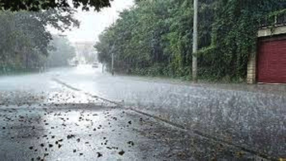 ঘূর্ণিঝড় ‘মন্থা’র প্রভাবে সারাদেশে টানা ৫ দিন বৃষ্টির পূর্বাভাস