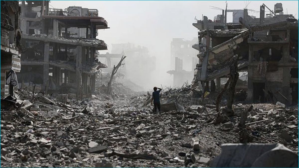 গাজাজুড়ে অবিস্ফোরিত বোমা, জীবনের চরম ঝুঁকি