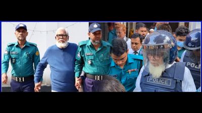 কোর্ট থেকে প্রিজন ভ্যানে নেওয়া হচ্ছে সালমান এফ রহমানকে