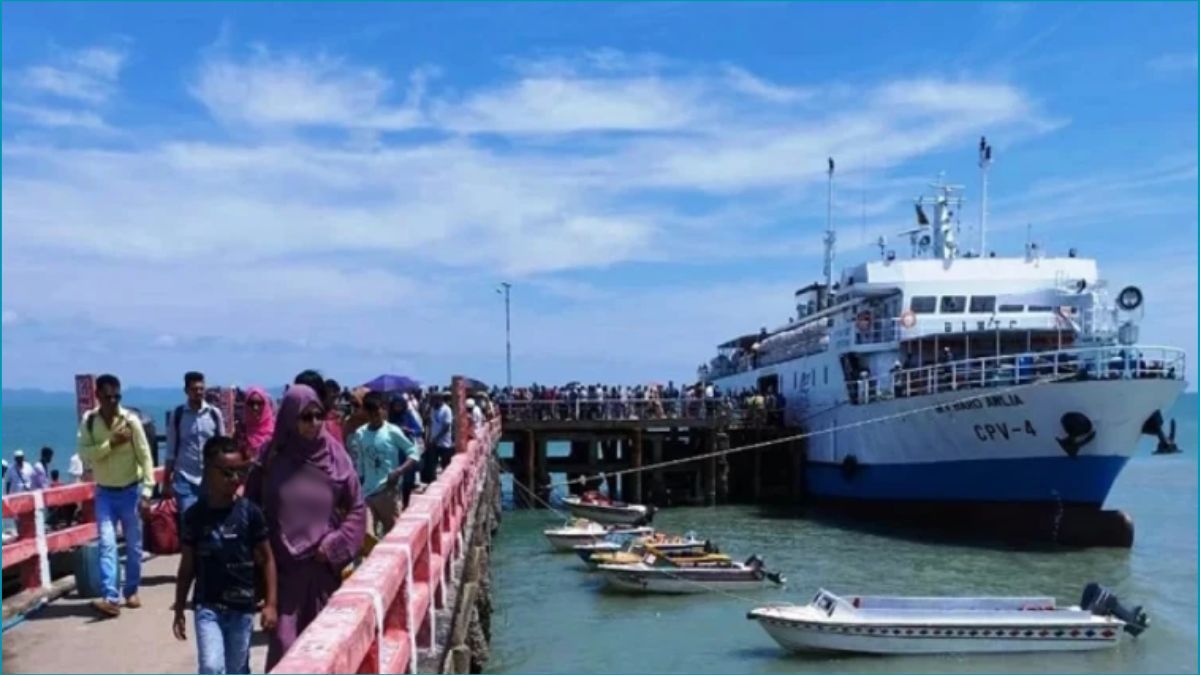 সেন্টমার্টিন খুলছে শনিবার, নভেম্বরে জাহাজ চালাবেন না মালিকরা