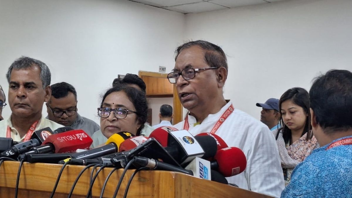 রাজনৈতিক দলের সঙ্গে আলোচনা ছাড়া আরপিও সংশোধন অগ্রহণযোগ্য : সাইফুল হক