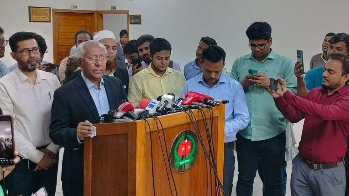 এনসিপিসহ তিন দলকে নিবন্ধন দিচ্ছে ইসি