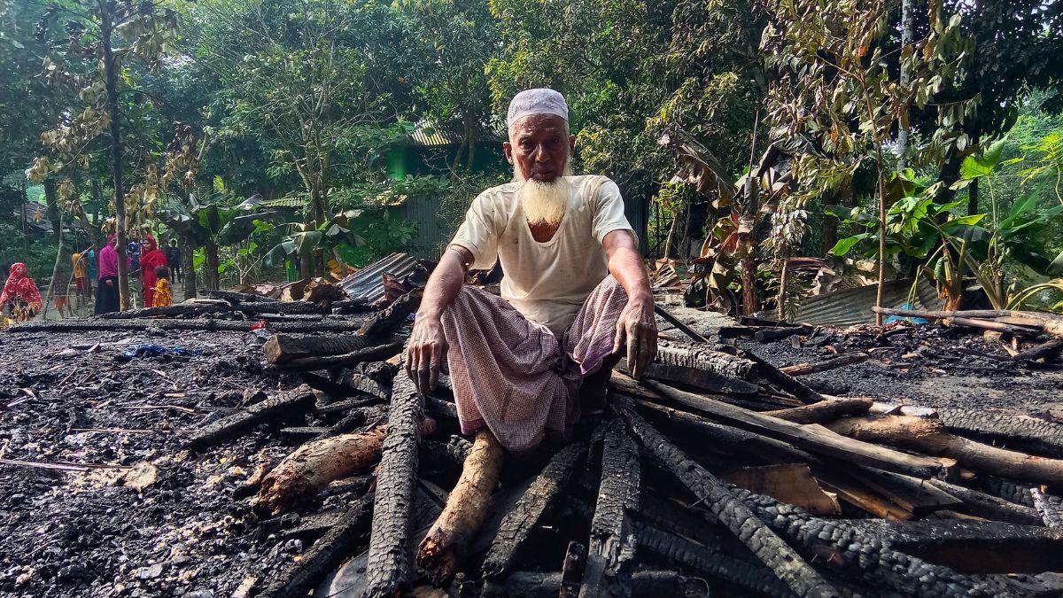 চরফ্যাসনে গভীর রাতে আগুনে দুই বসতঘর পুড়ে ছাই