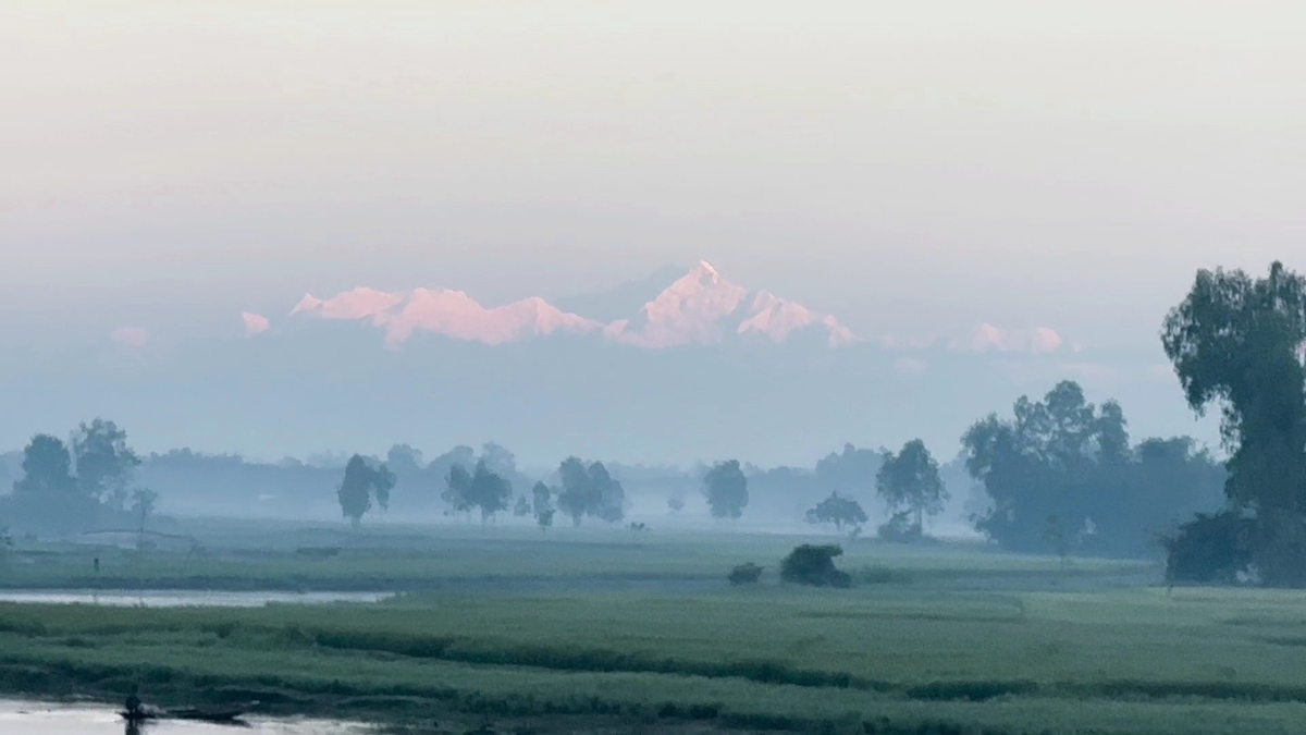 তিস্তায় দেখা মিলছে কাঞ্চনজঙ্ঘা, স্থানীয়দের মাঝে আনন্দের আমেজ