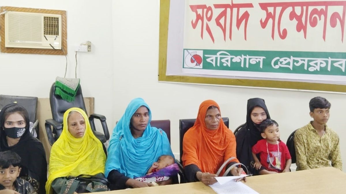 বরিশালে জীবনের নিরাপত্তার দাবিতে সংবাদ সম্মেলন