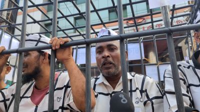 রাজধানীতে হাসিনা ও তার সহযোগীদের প্রতীকী উপস্থাপন