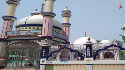 নিভৃত পল্লীতে নির্মাণশৈলীর অনন্য নিদর্শন